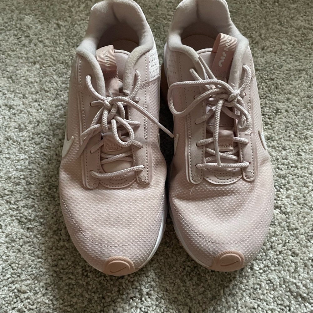 Nike Women's Light Pink Sneakers